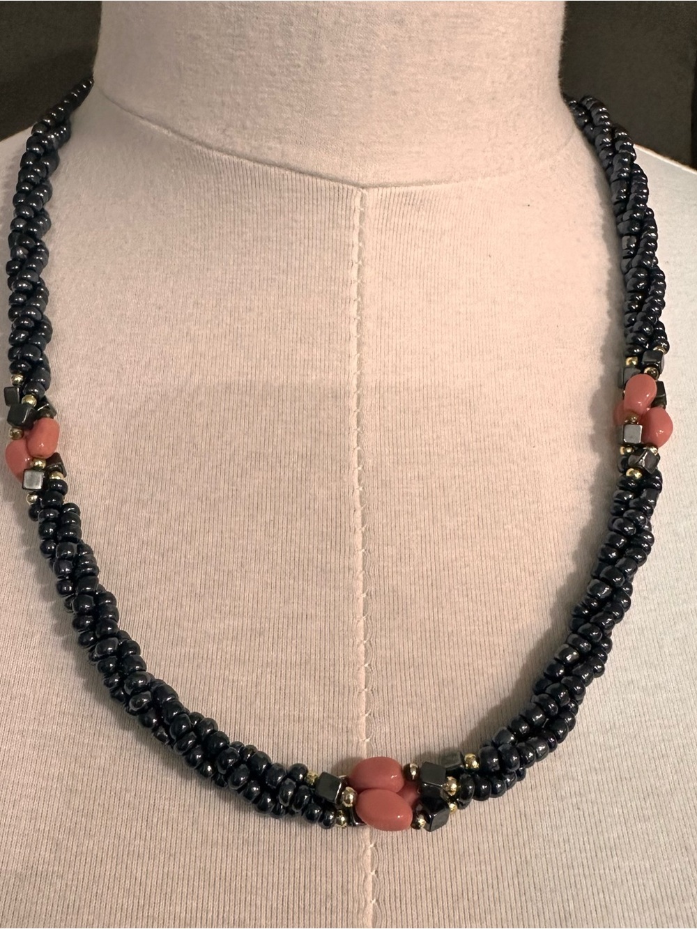 Women’s Black and Coral Beaded Necklace - Brand Vintage Pink Grey Stone
